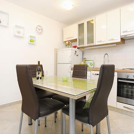Apartments By The Sea Kastel Kambelovac, Kastela - 8679 Extérieur photo