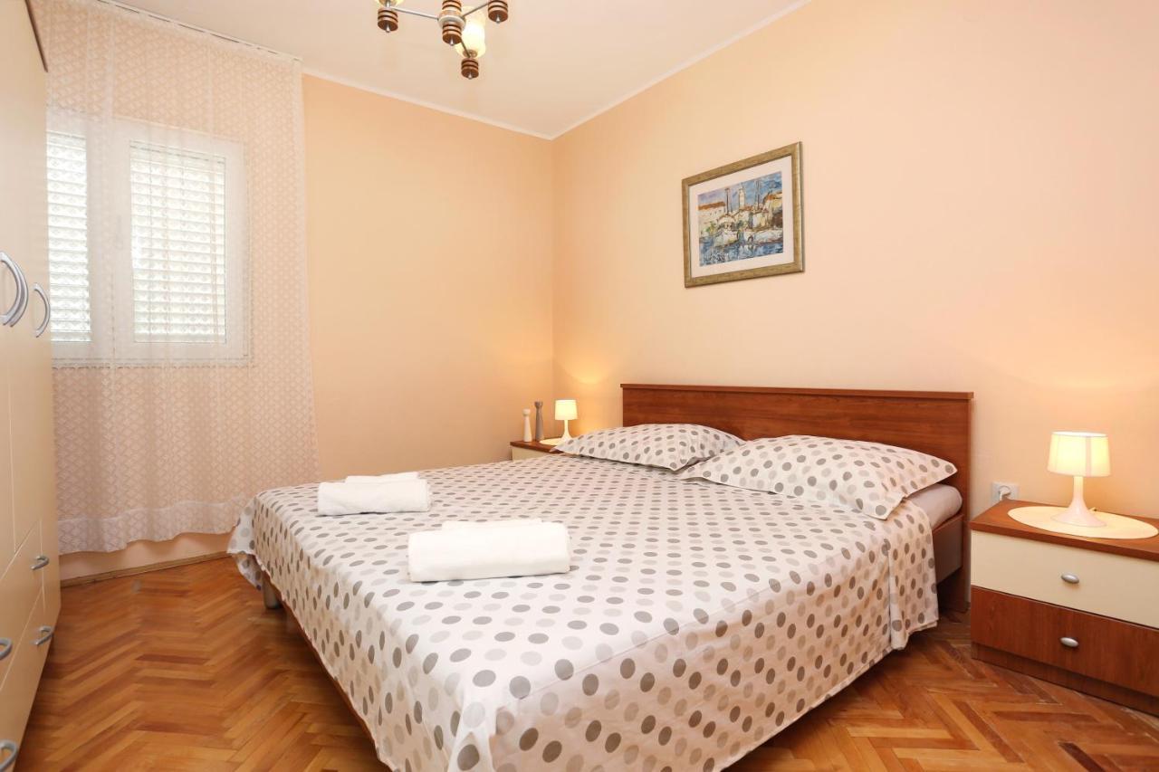 Apartments By The Sea Kastel Kambelovac, Kastela - 8679 Extérieur photo