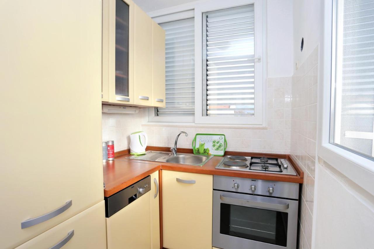 Apartments By The Sea Kastel Kambelovac, Kastela - 8679 Extérieur photo