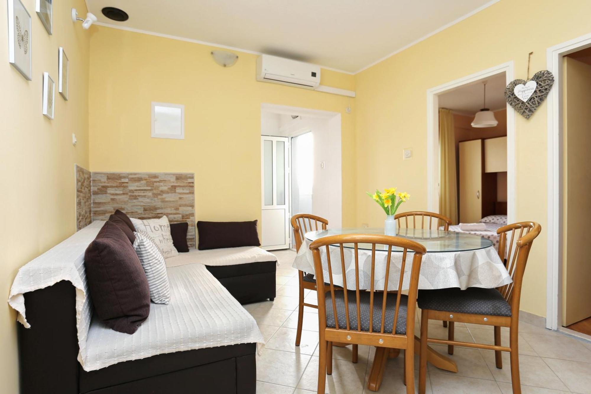 Apartments By The Sea Kastel Kambelovac, Kastela - 8679 Chambre photo